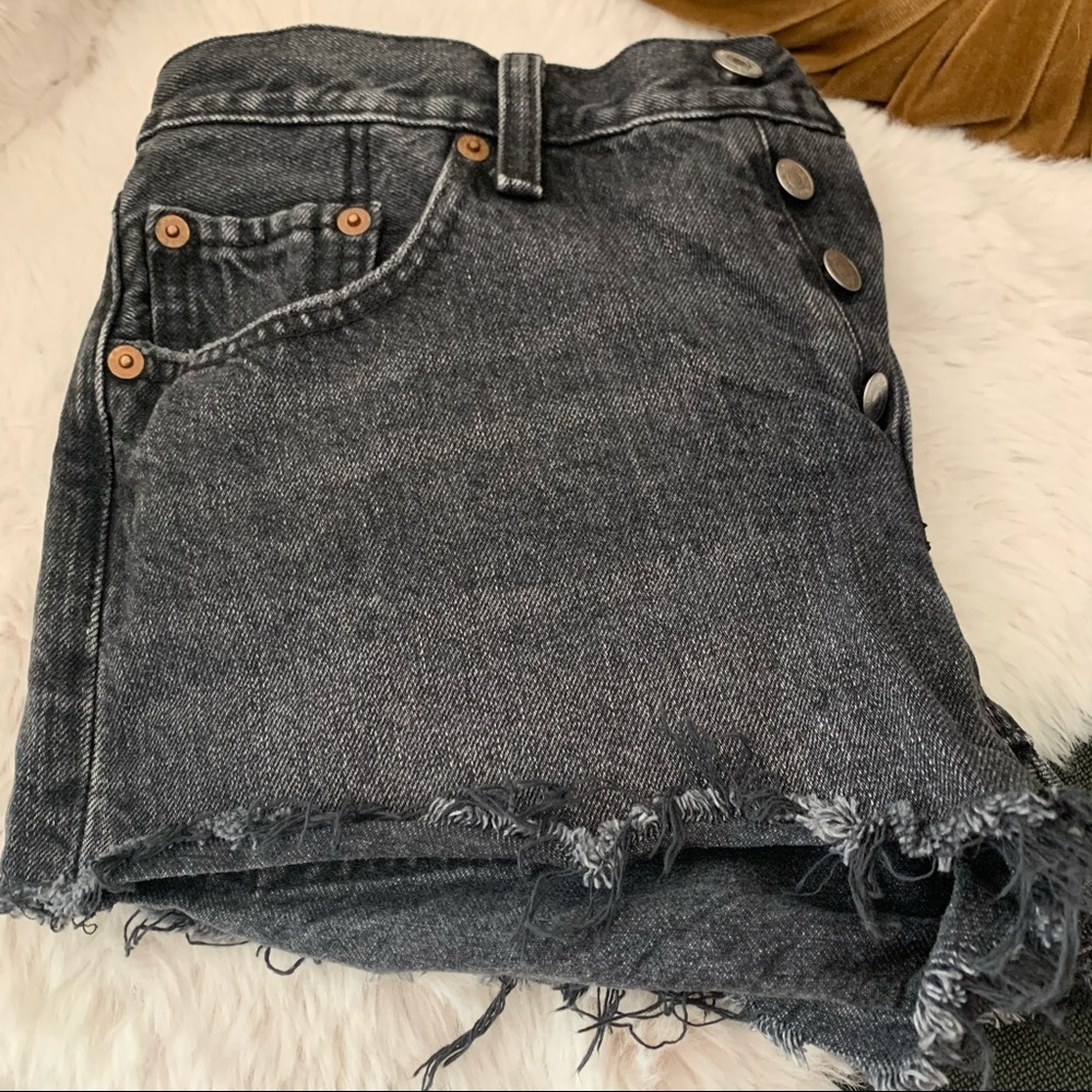 Levi’s 501 classic denim shorts, 25